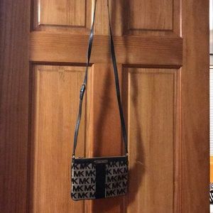 Black Michael Kors Crossbody